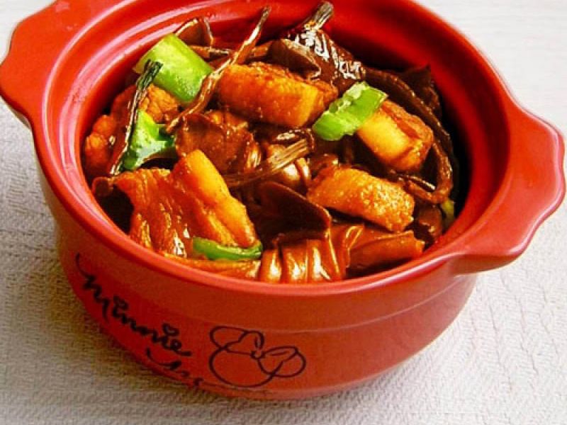 豚バラ肉ヤナギ松茸の干鍋